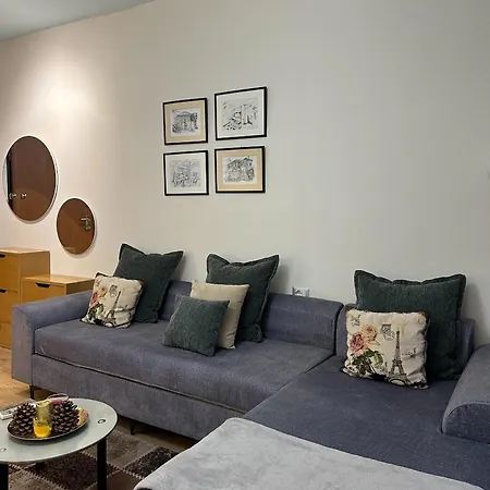 Daire Kika Shanti, Near Artificial